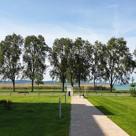 Lelle Resort B21 Balatonlelle Buitenkant foto