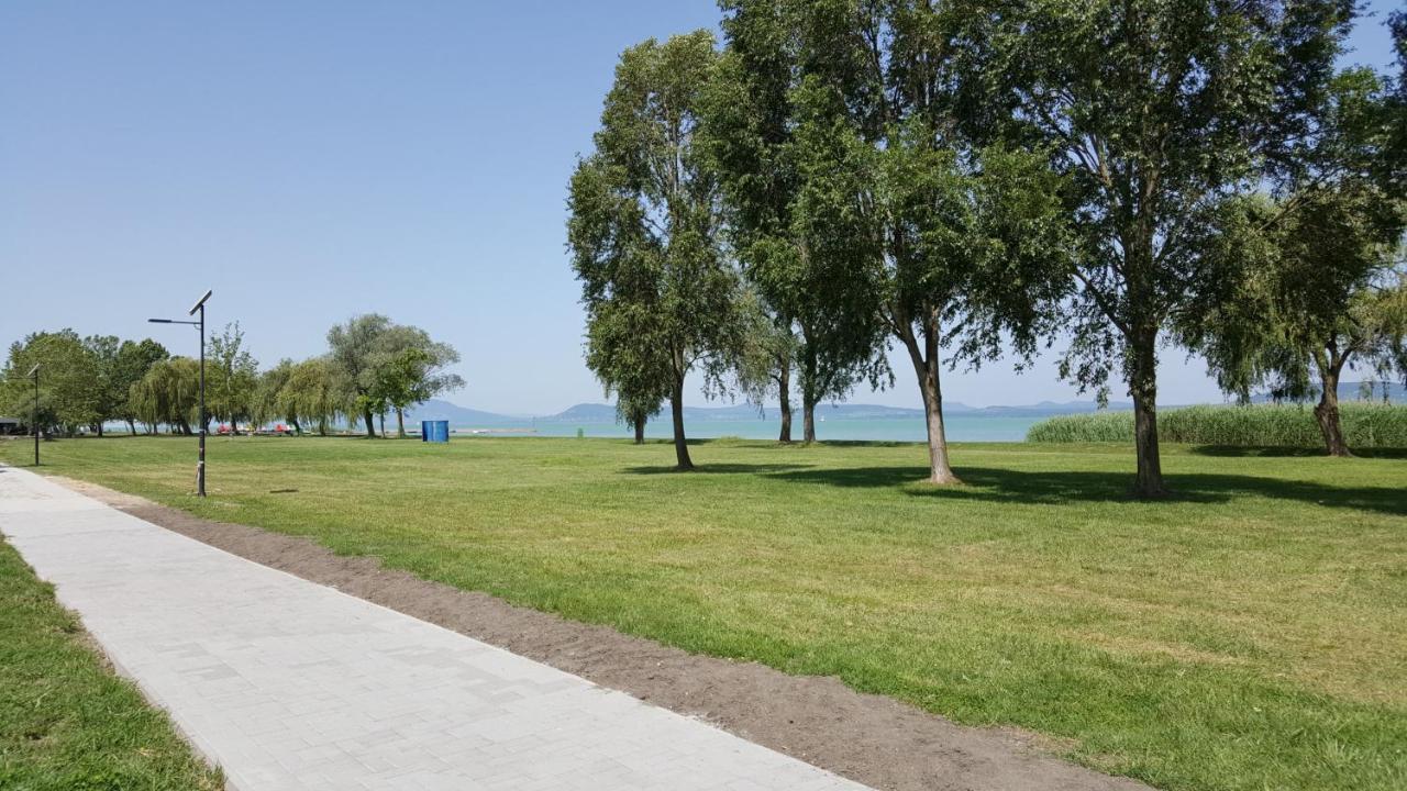 Lelle Resort B21 Balatonlelle Buitenkant foto