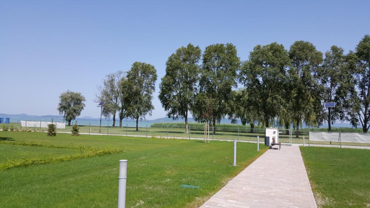 Lelle Resort B21 Balatonlelle Buitenkant foto